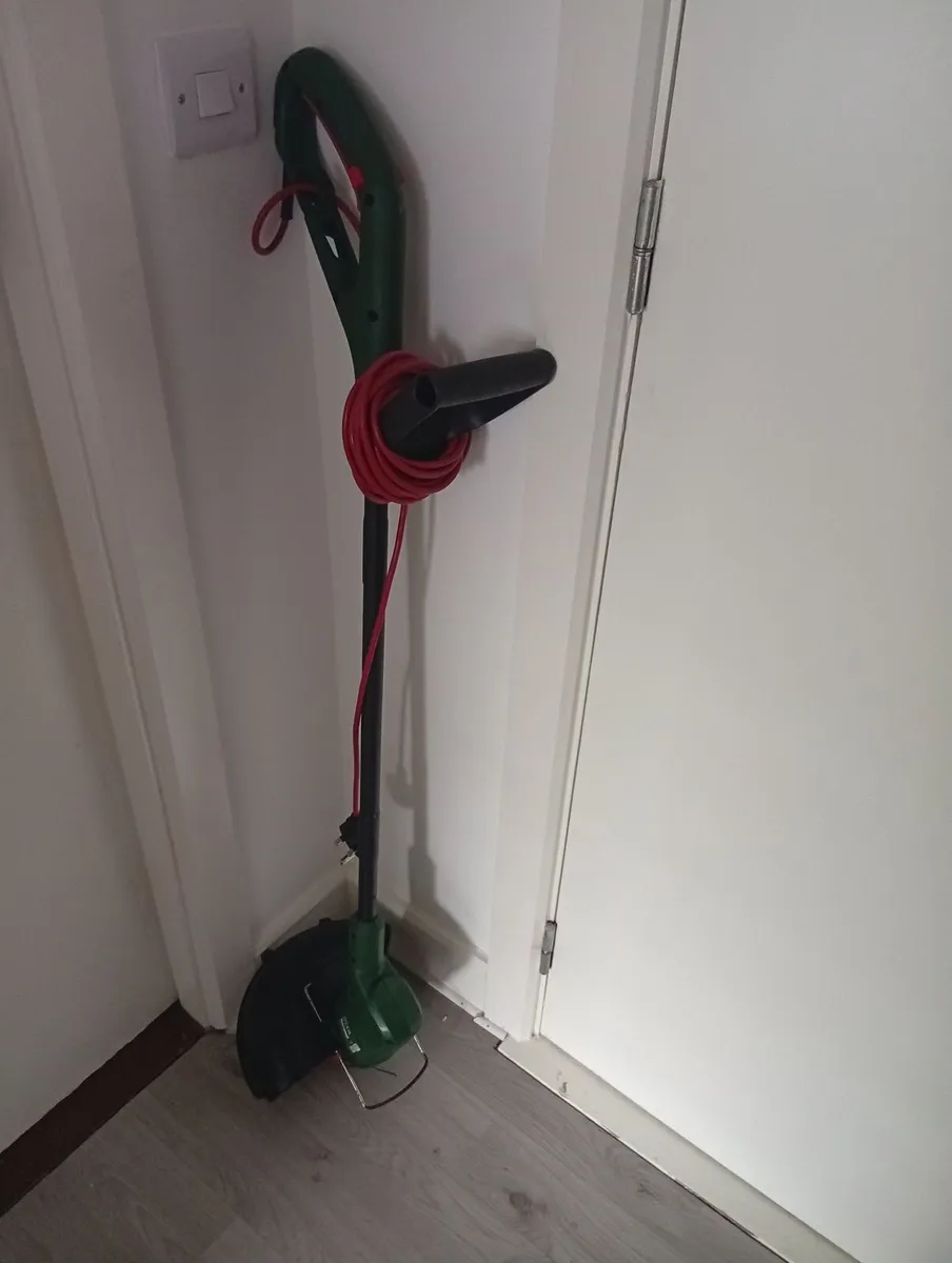 Bosch EasyGrassCut Trimmer 3months old - Image 1