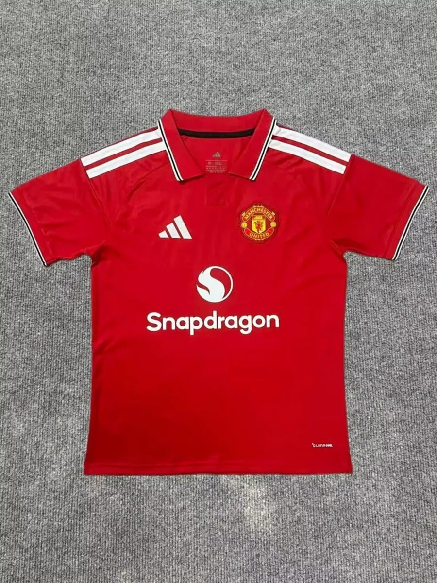MAN UTD 26/27 JERSEY , SIZE : S , M .
