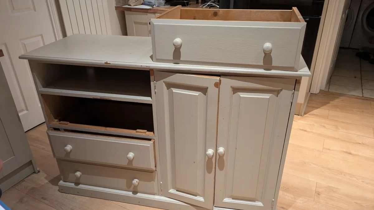 Pine dresser sideboard. - Image 3