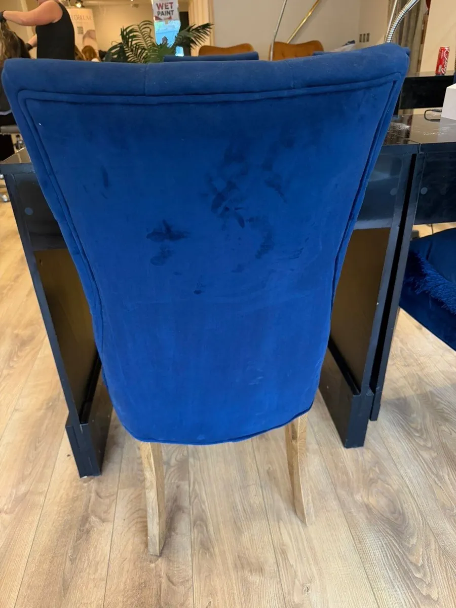 Salon furniture - Image 2