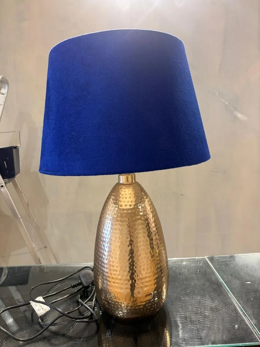 Salon furniture - Image 3