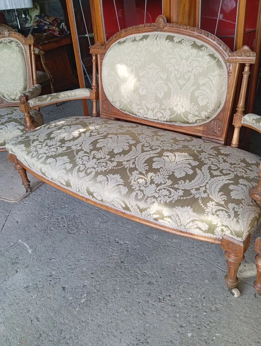 Victorian parlour sofa - Image 1
