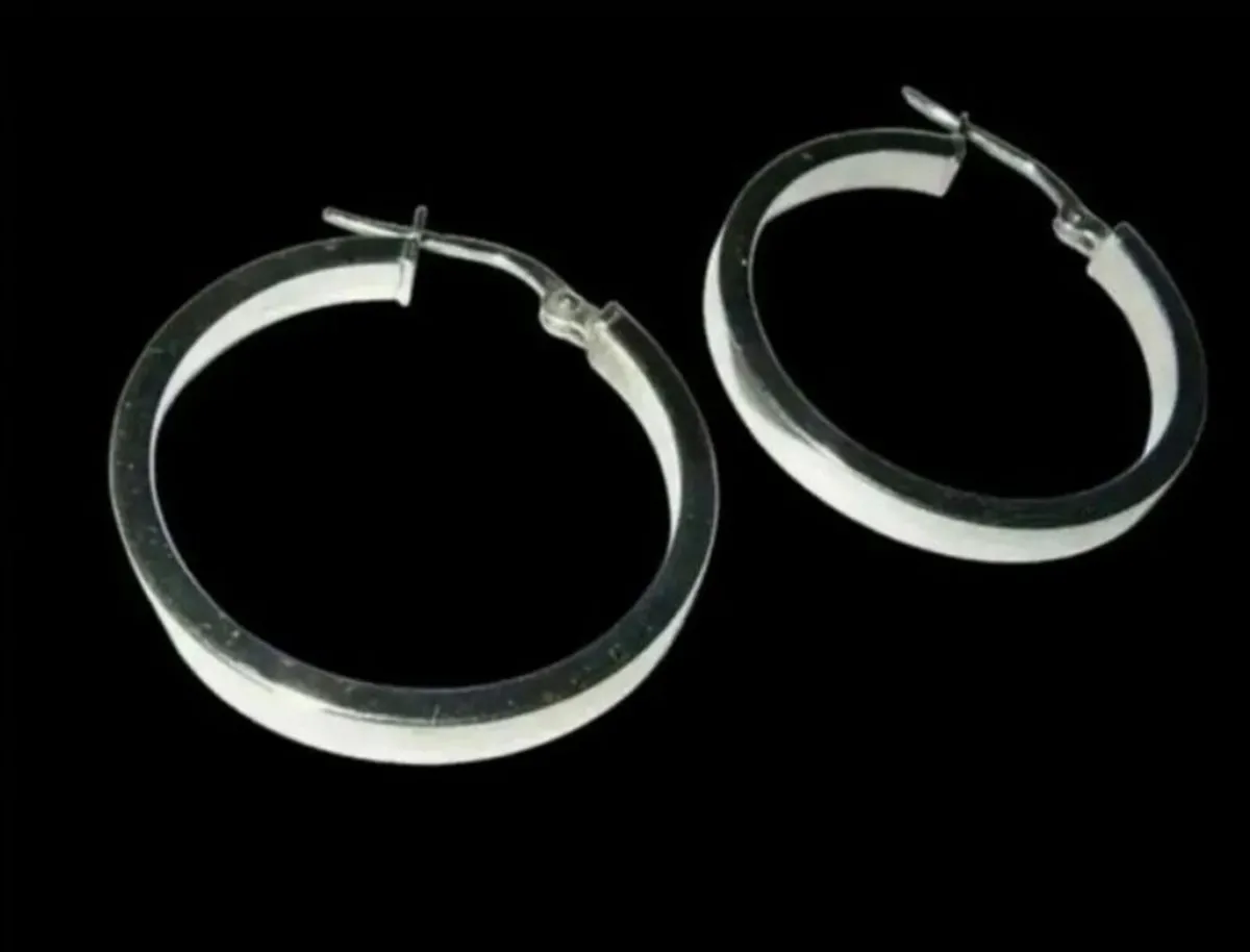 Vintage 9ct White Gold Hallmarked Hoop Earrings - Image 2