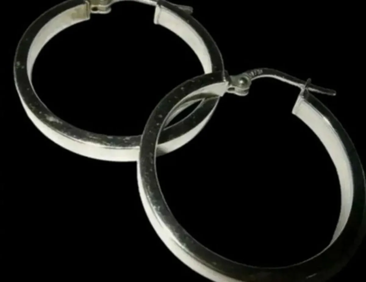 Vintage 9ct White Gold Hallmarked Hoop Earrings - Image 1