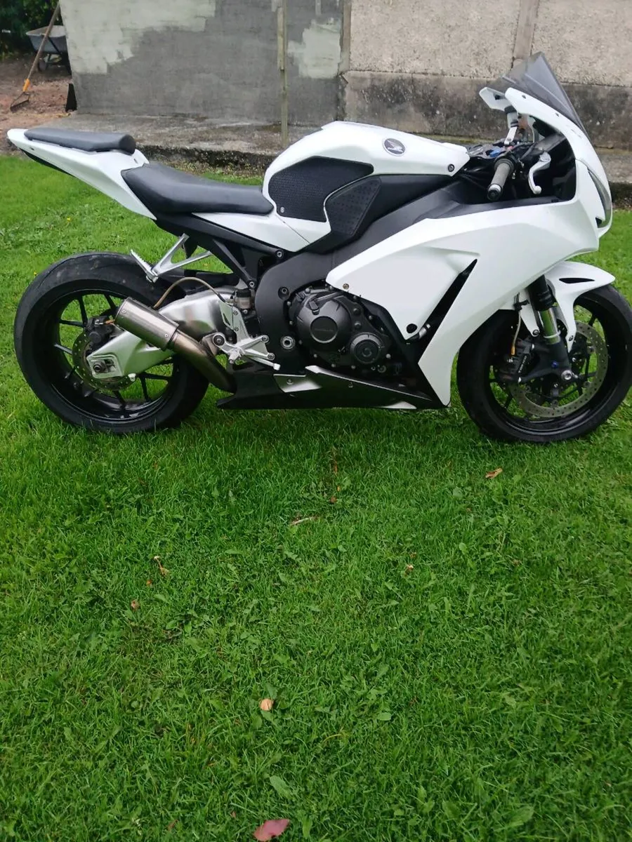 Honda cbr1000rr fireblade - Image 1