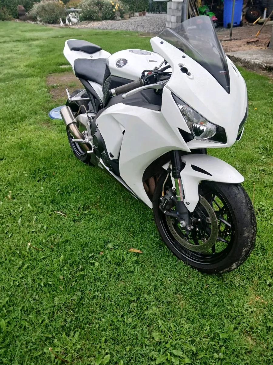 Honda cbr1000rr fireblade - Image 2