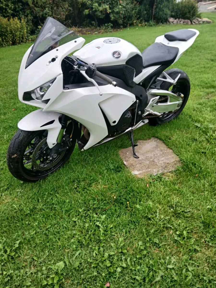 Honda cbr1000rr fireblade - Image 4