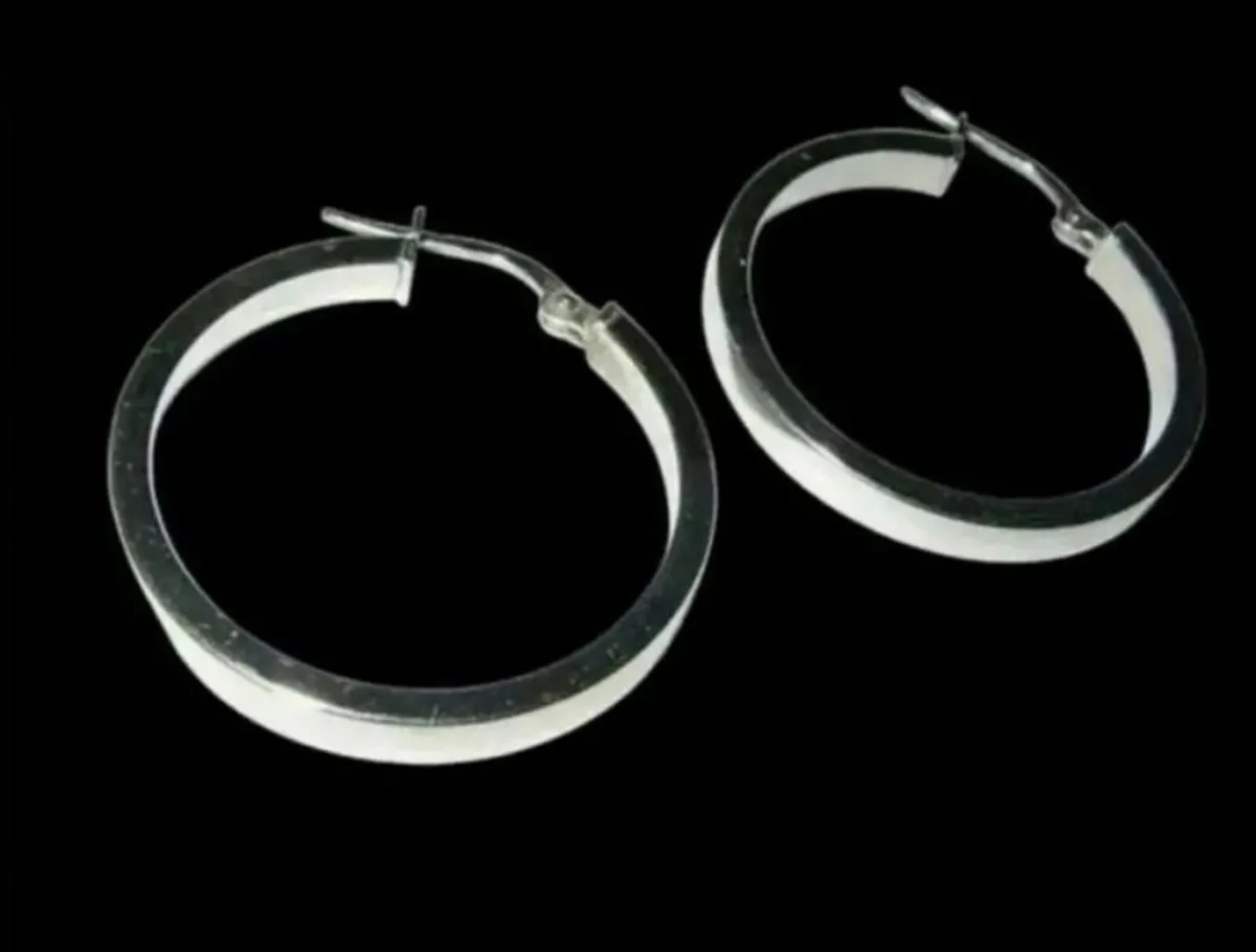 Vintage 9ct White Gold Hallmarked Hoop Earrings - Image 4