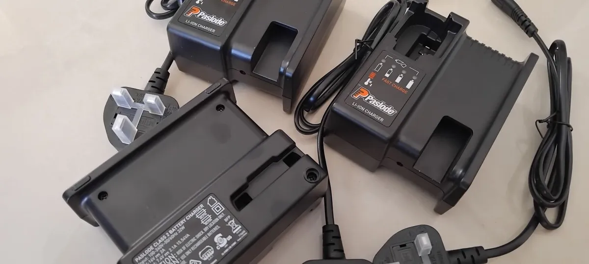 Paslode LI-ION Chargers 240v - Image 2