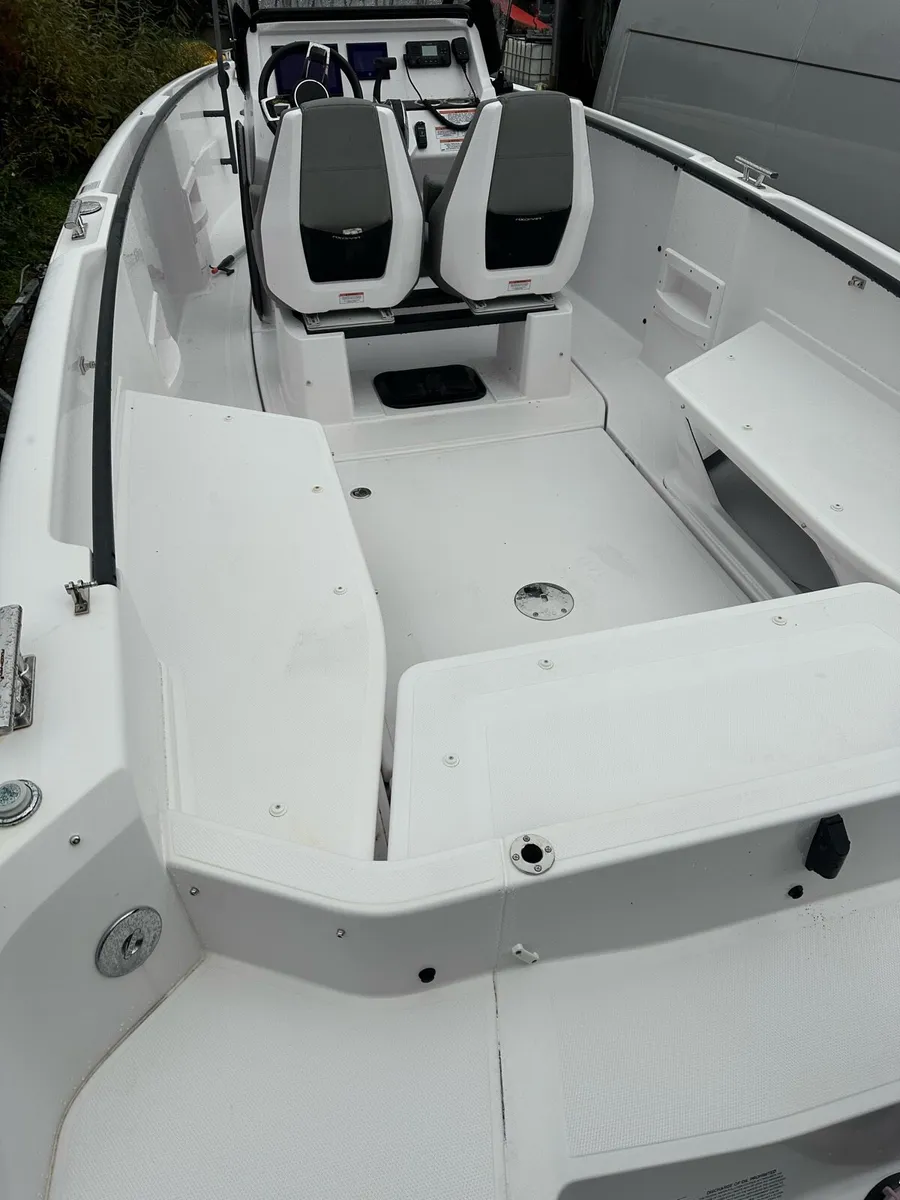 Axopar 22 Spyder - Image 4