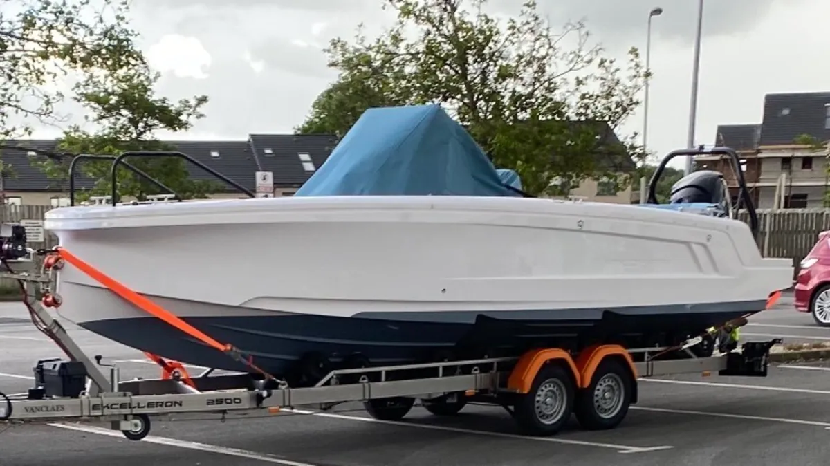 Axopar 22 Spyder - Image 2