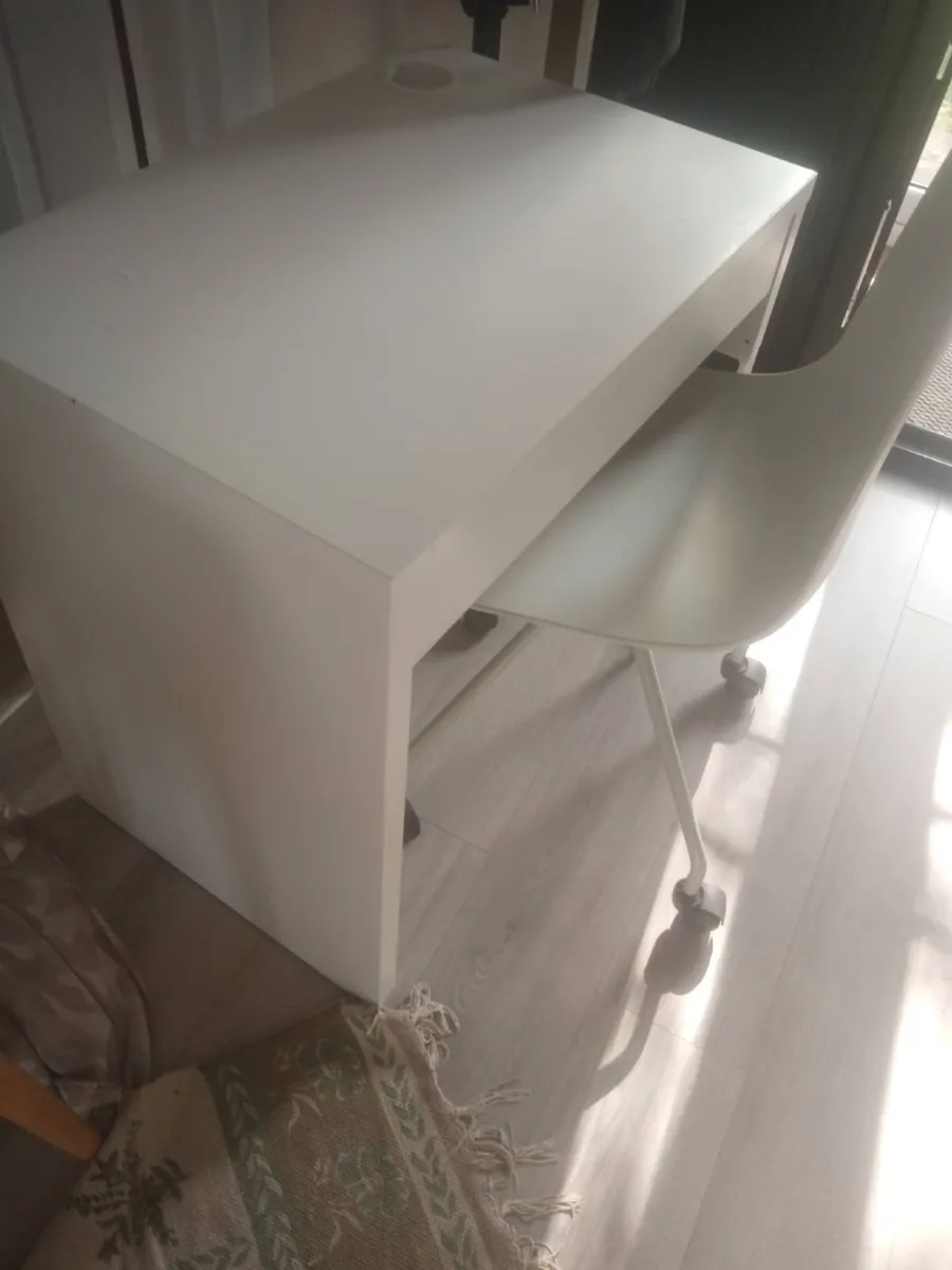 Desk - Image 2