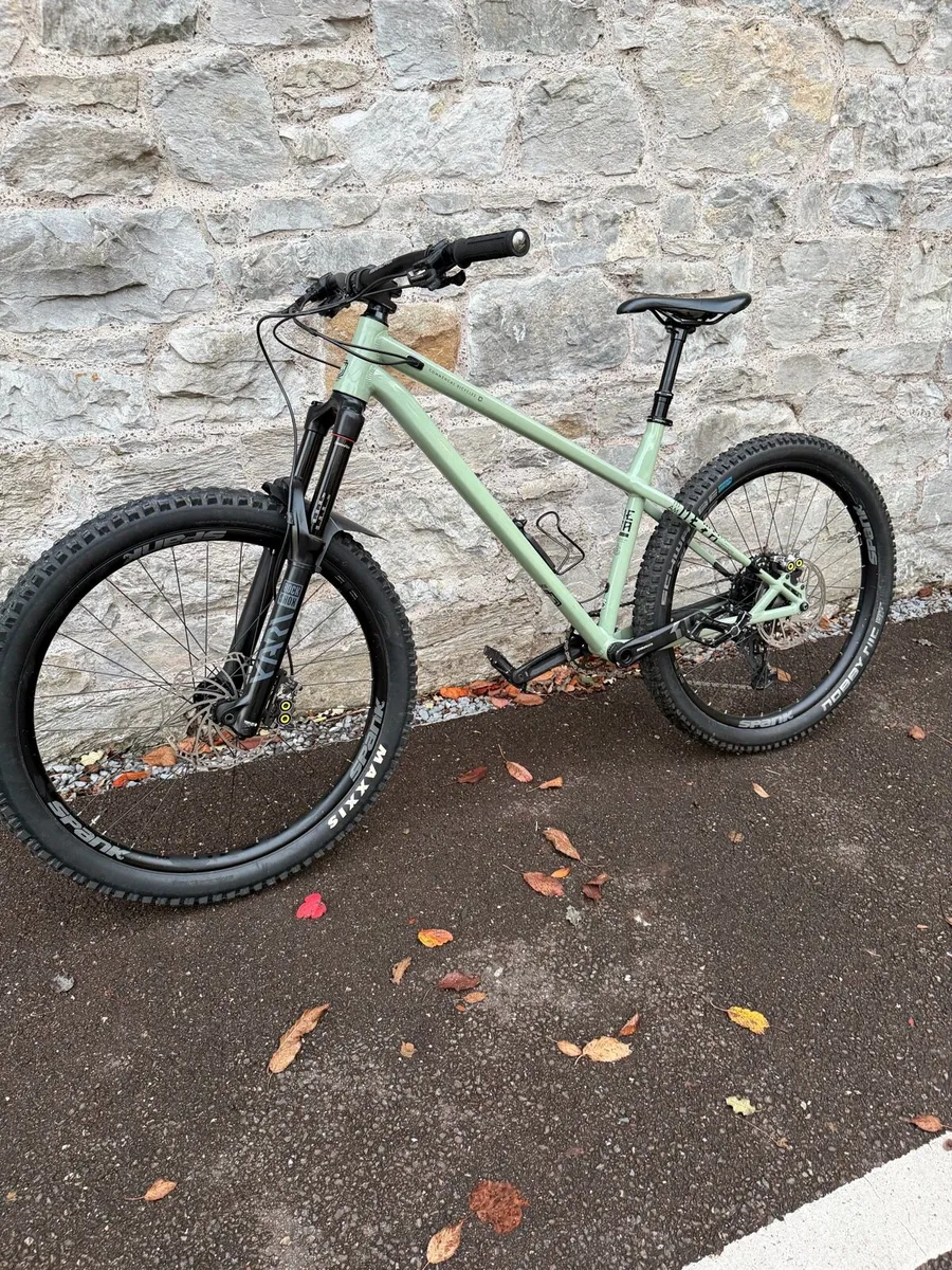 Mountain bike - Image 1