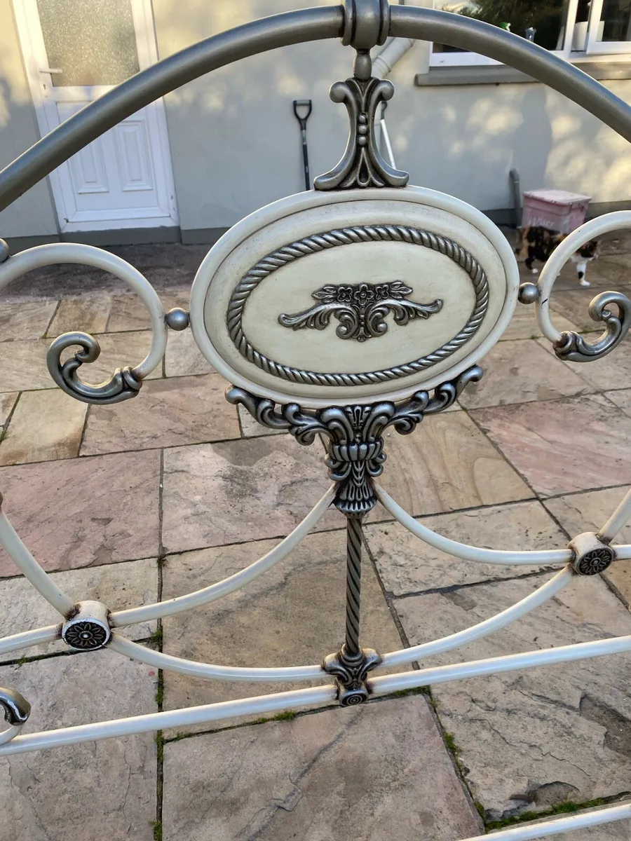 Metal headboard for double beds - Image 2