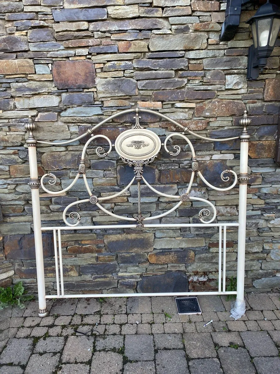 Metal headboard for double beds - Image 1