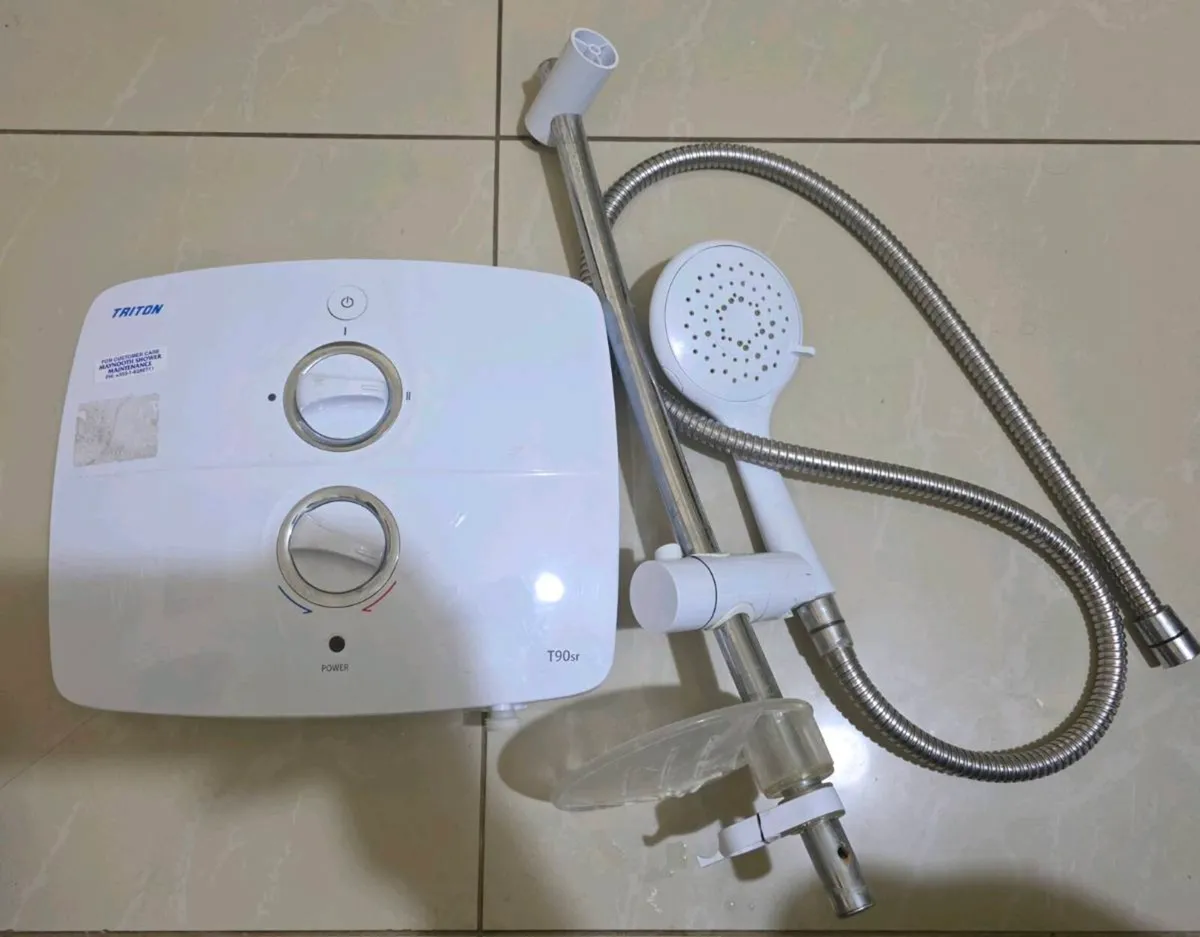 Electric shower - Image 2