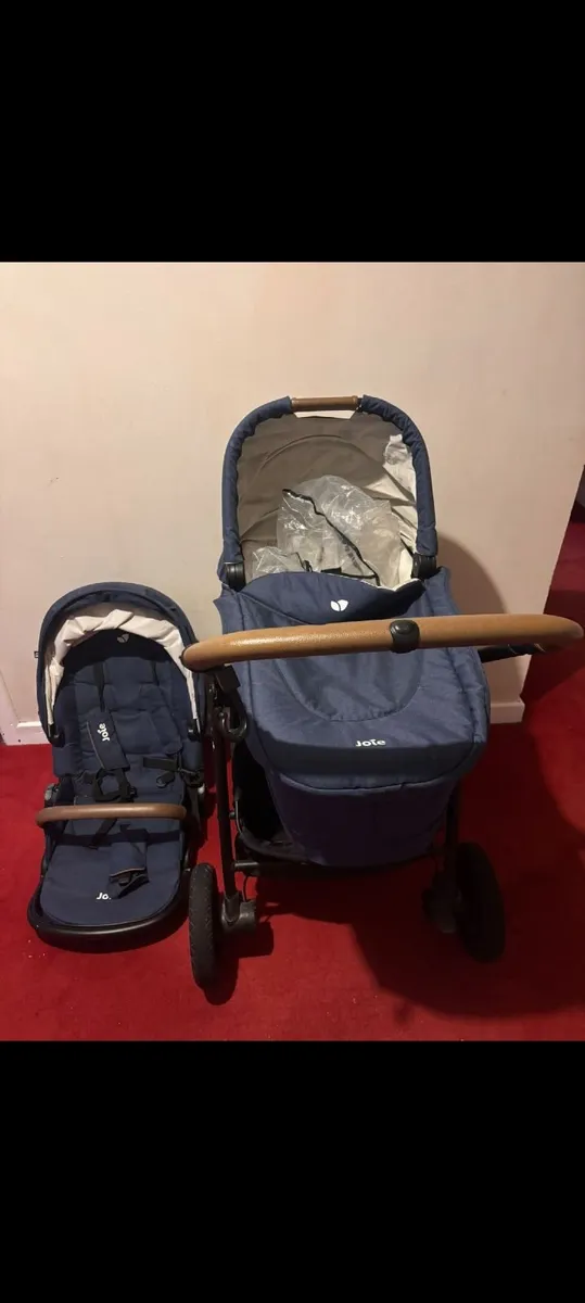 Joie Versatrax Travel System - Carrycot + Pushchai