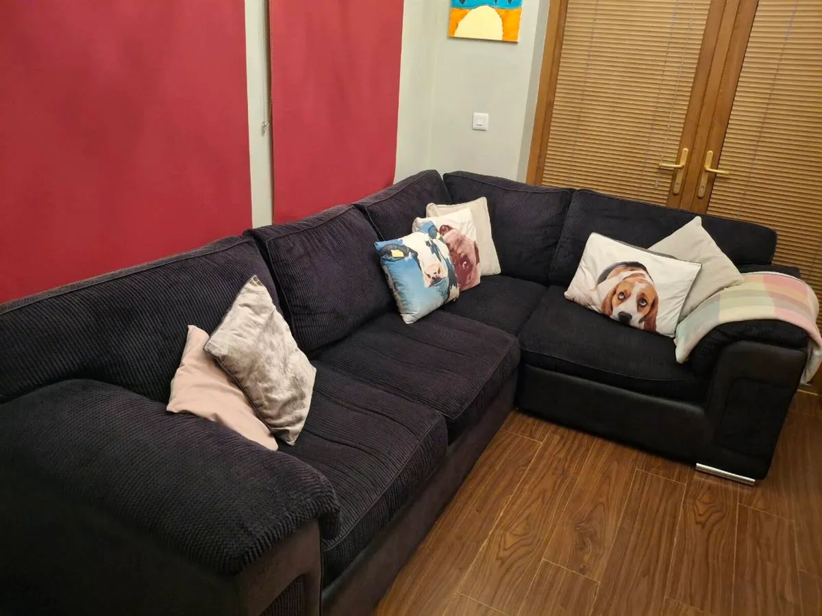 sofa - Image 4