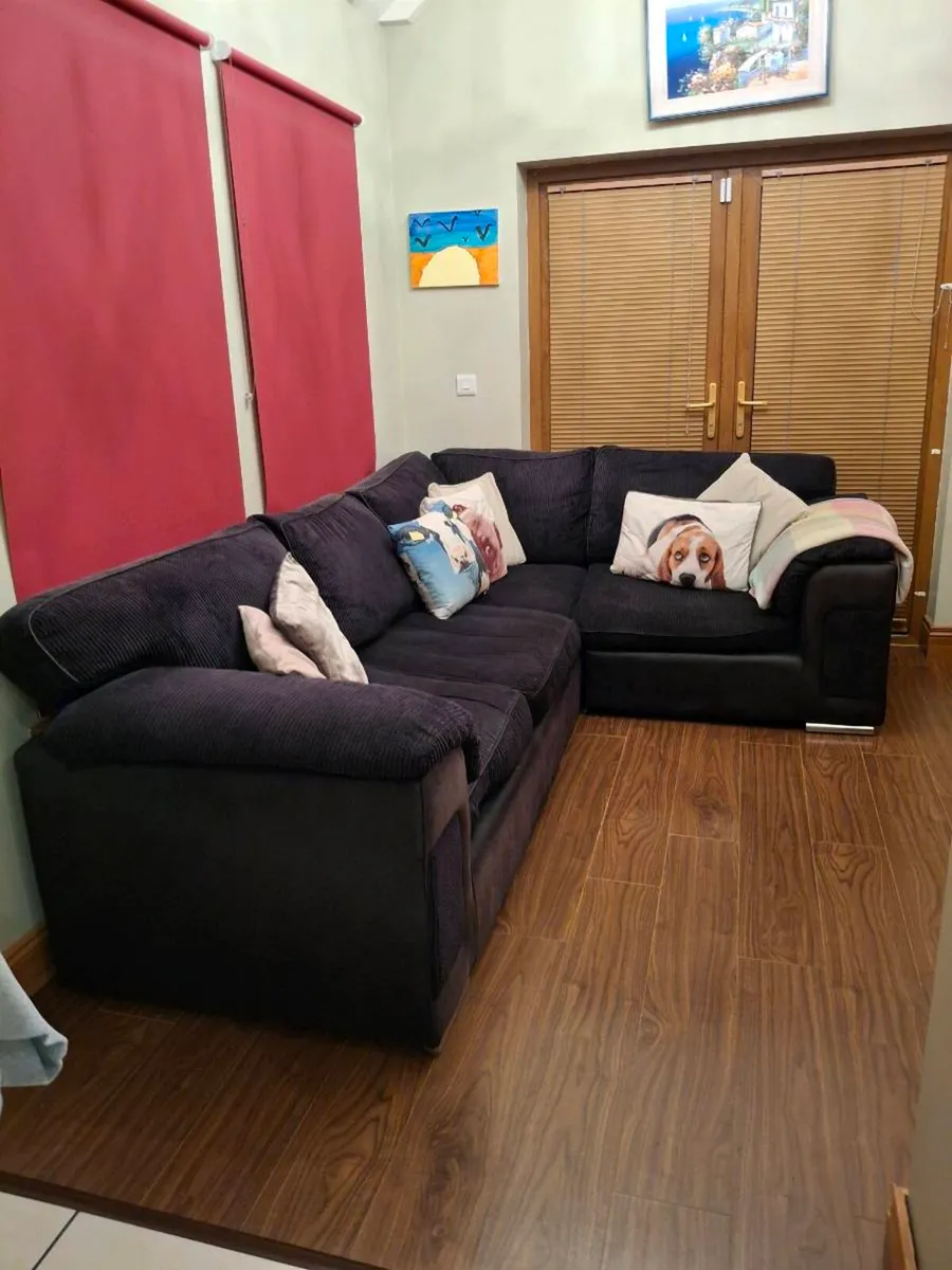 sofa - Image 1