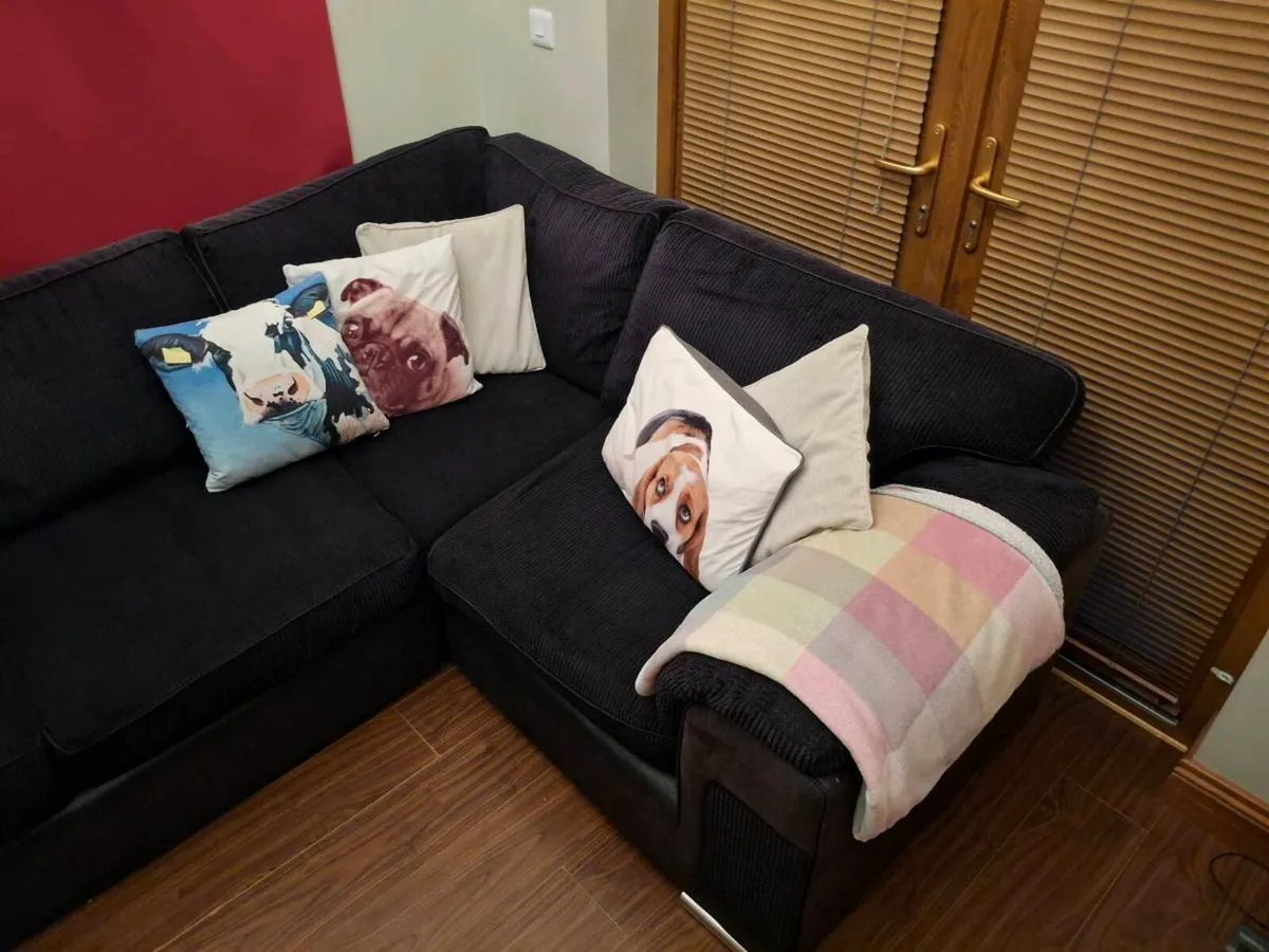sofa - Image 2