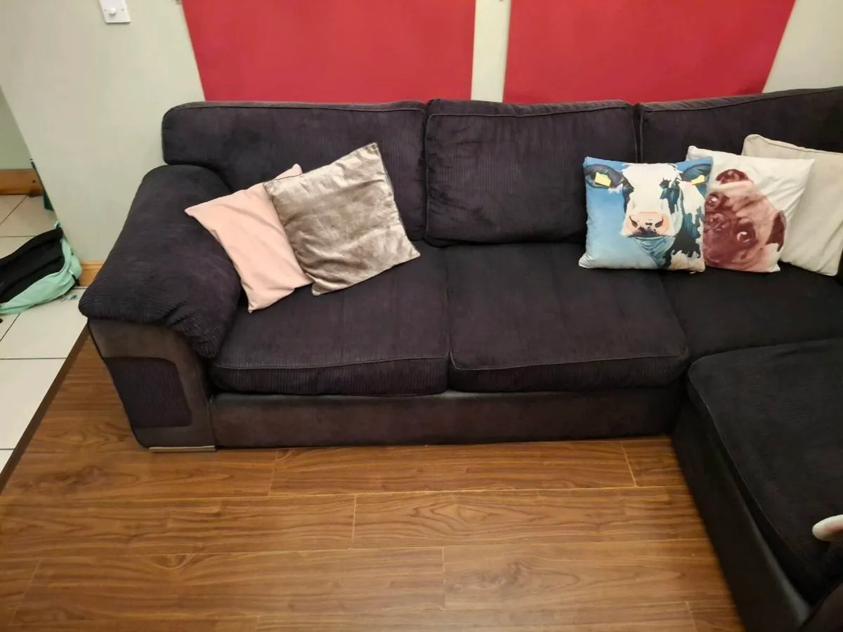 sofa - Image 3
