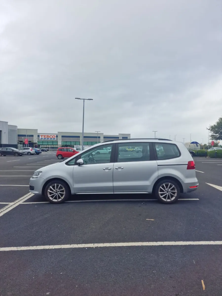 Volkswagen Sharan 2012 - Image 2