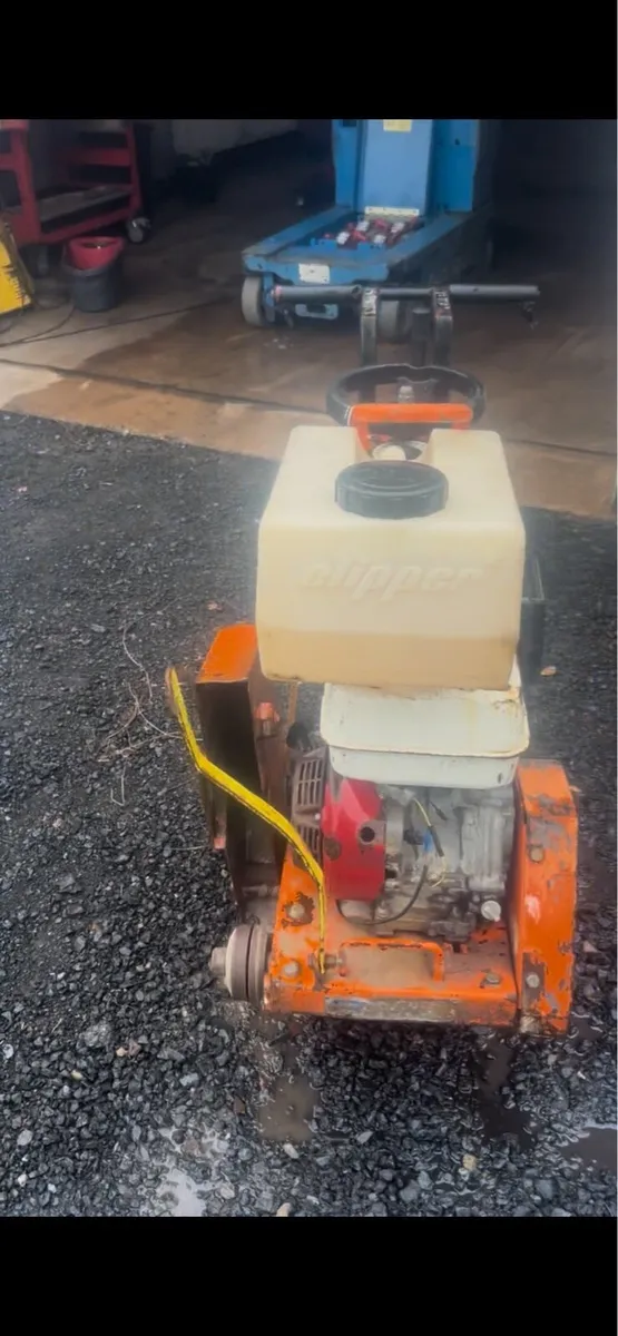 Clipper C99 Road saw Honda Engine - Image 3