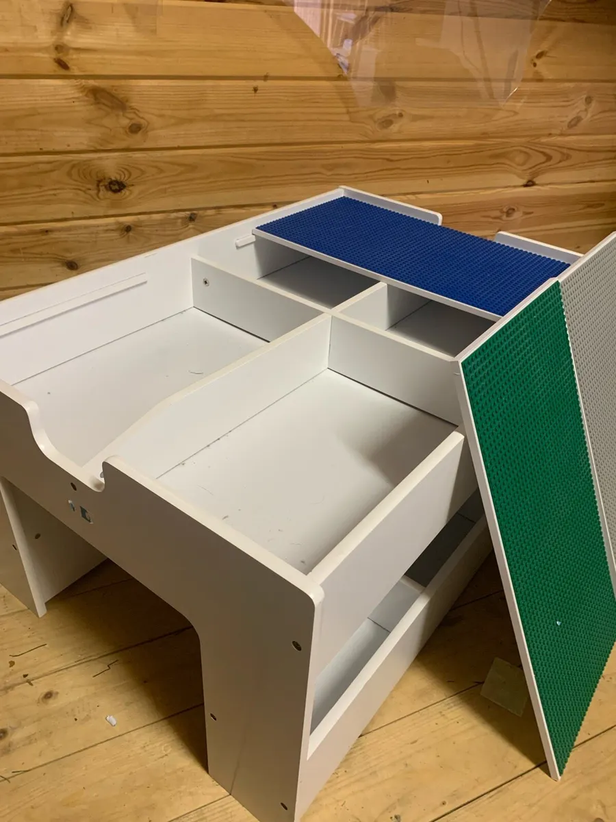 Lego play table - Image 3
