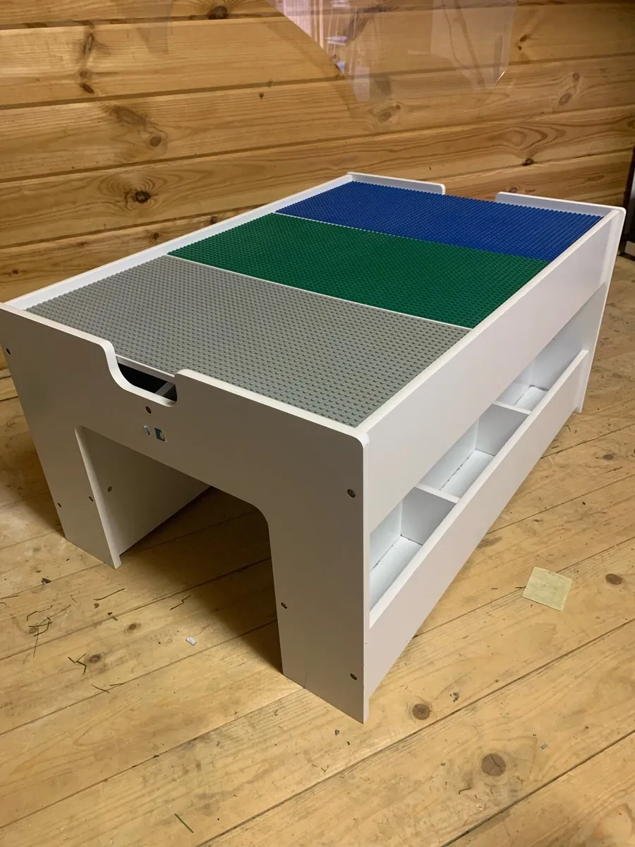 Lego play table - Image 1