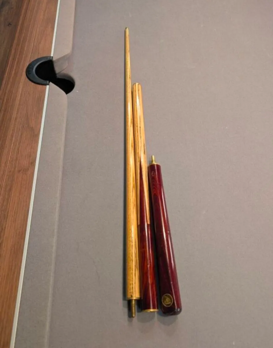 Britannia Jupiter 8 ball pool cue - Image 1
