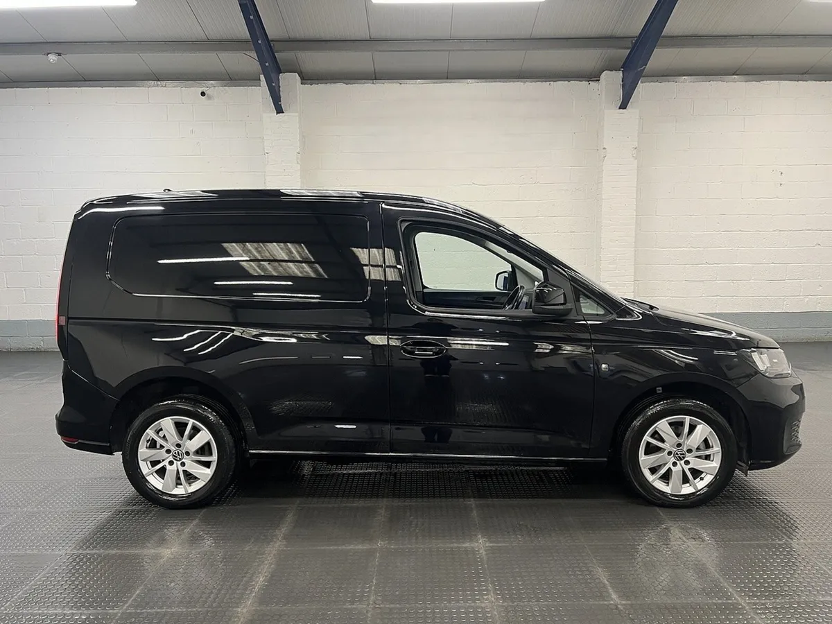 2022 Volkswagen Caddy Panel Van - Image 1