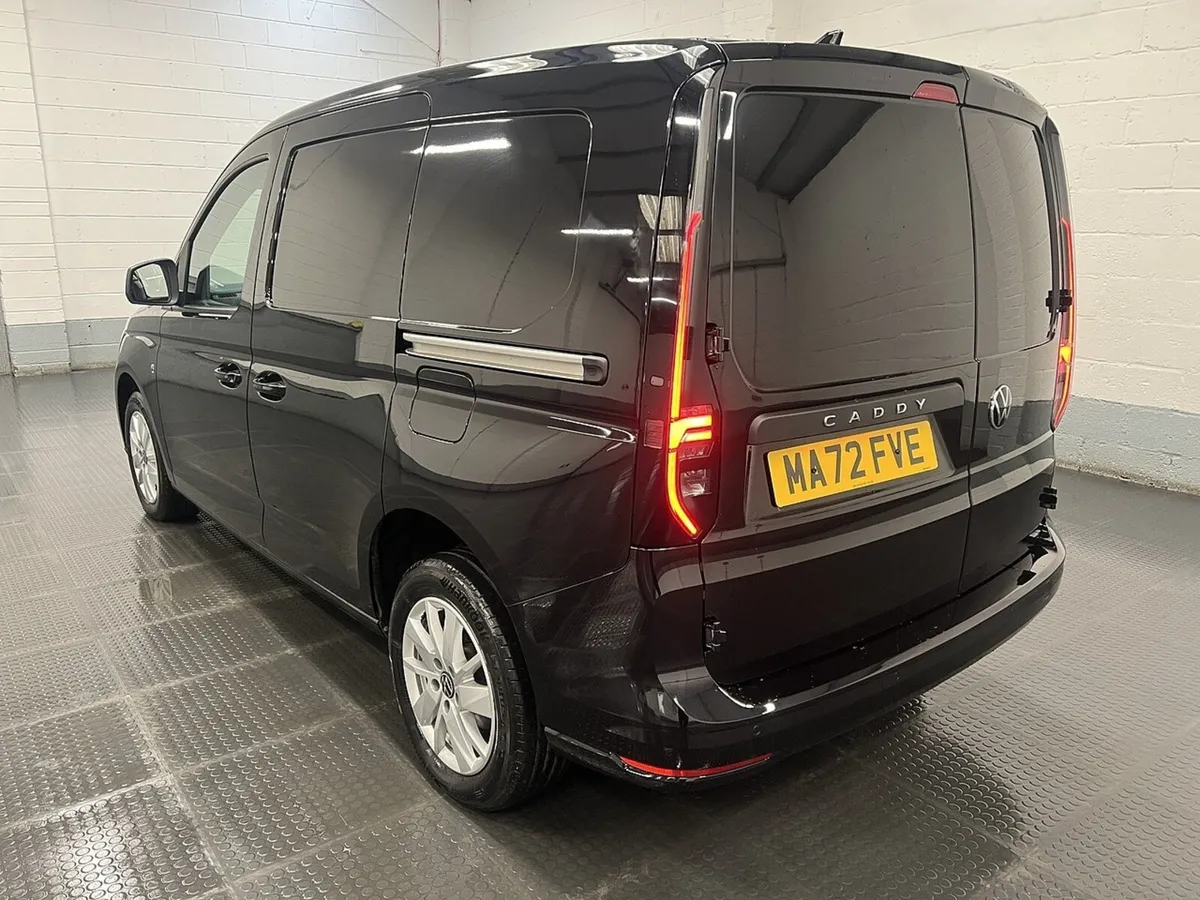 2022 Volkswagen Caddy Panel Van - Image 4