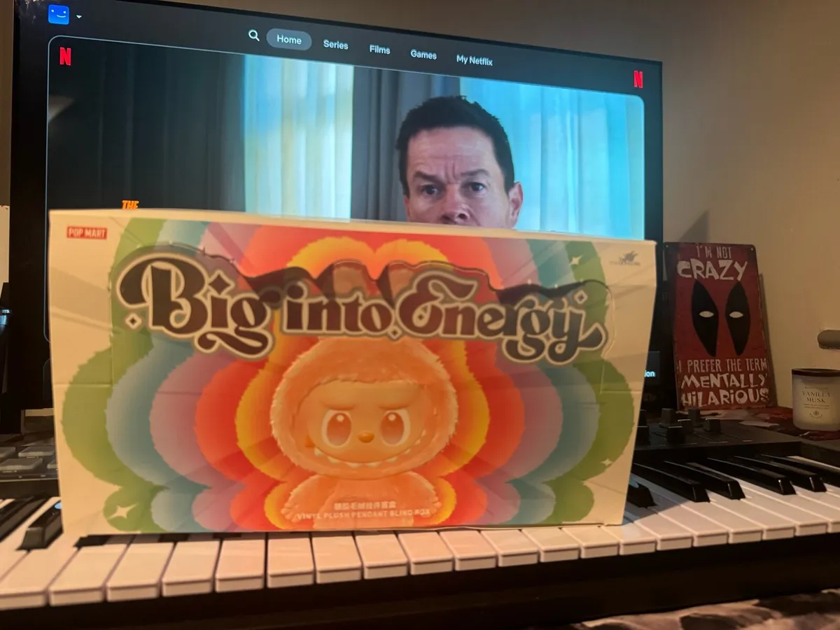 Labubu Big Into Energy Pop Mart - Image 1