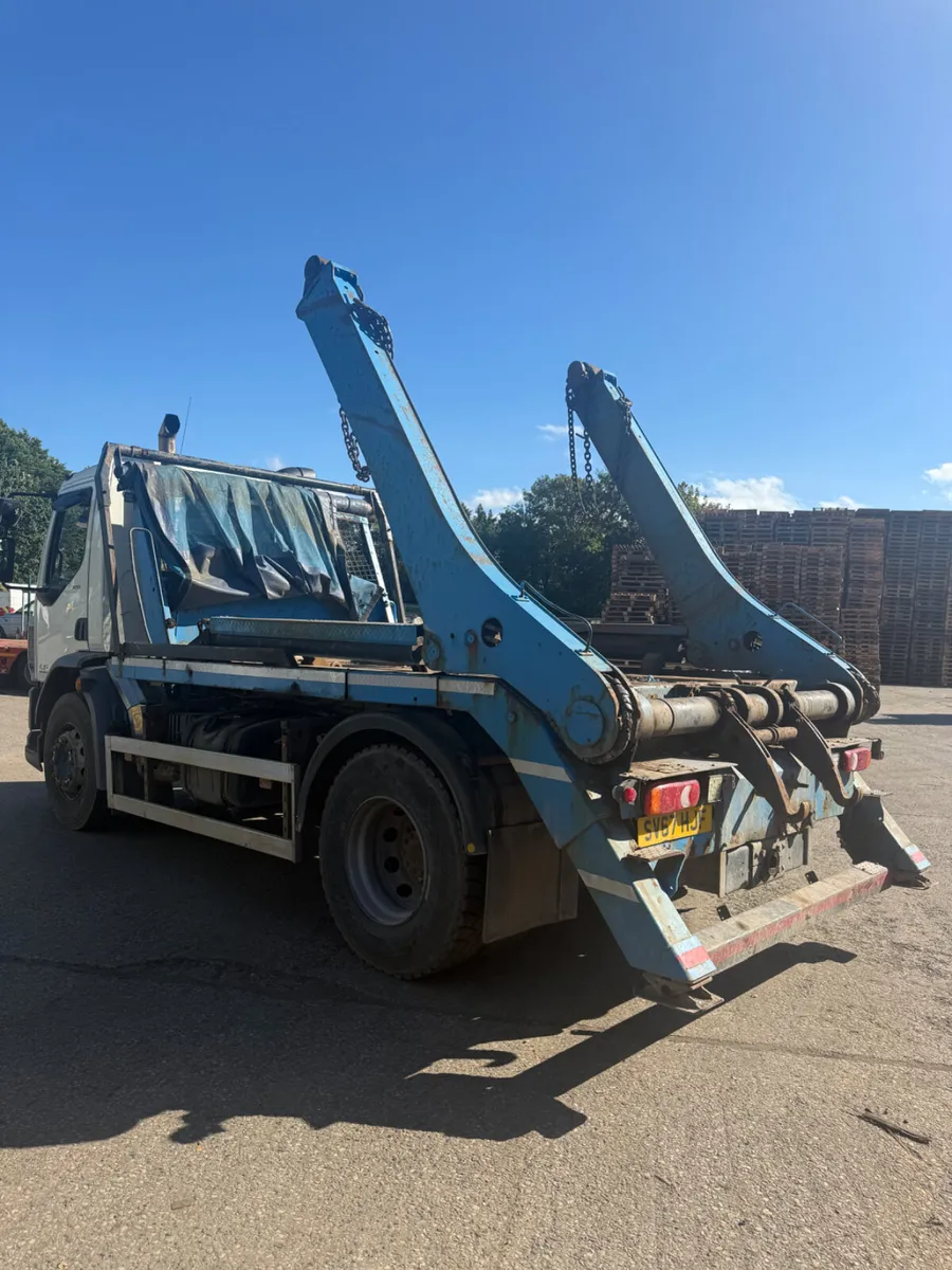 DAF LF SKIP LOADER (2019 ) - Image 3