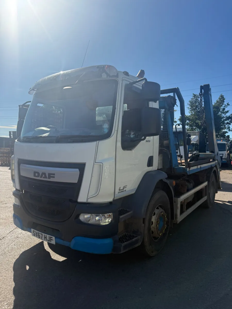DAF LF SKIP LOADER (2019 ) - Image 1