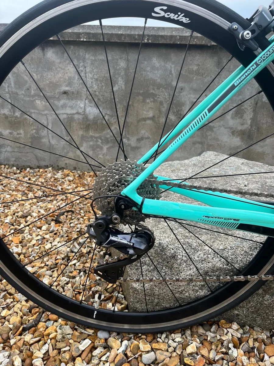 Road bike - Image 2