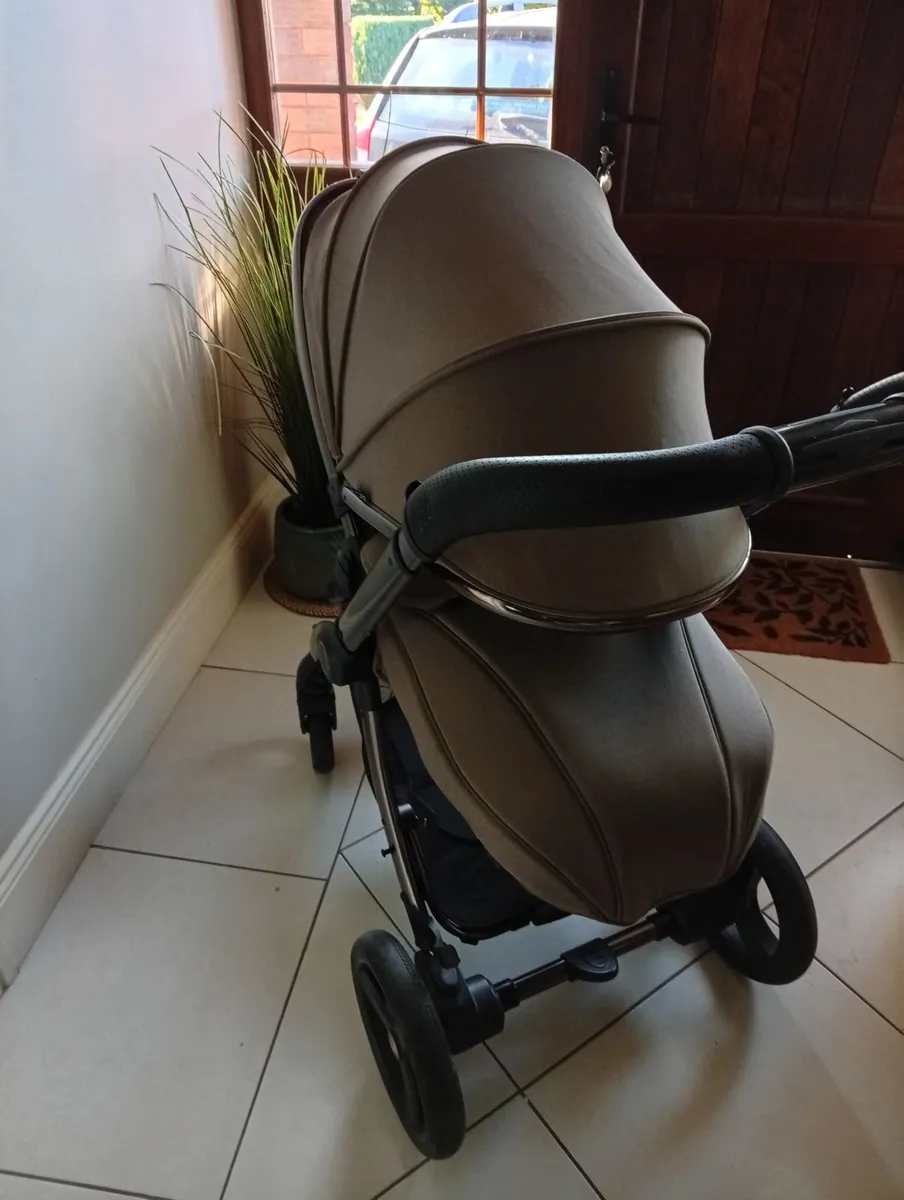 Egg3 Stroller Bundle – Mink – Excellent Condition - Image 4