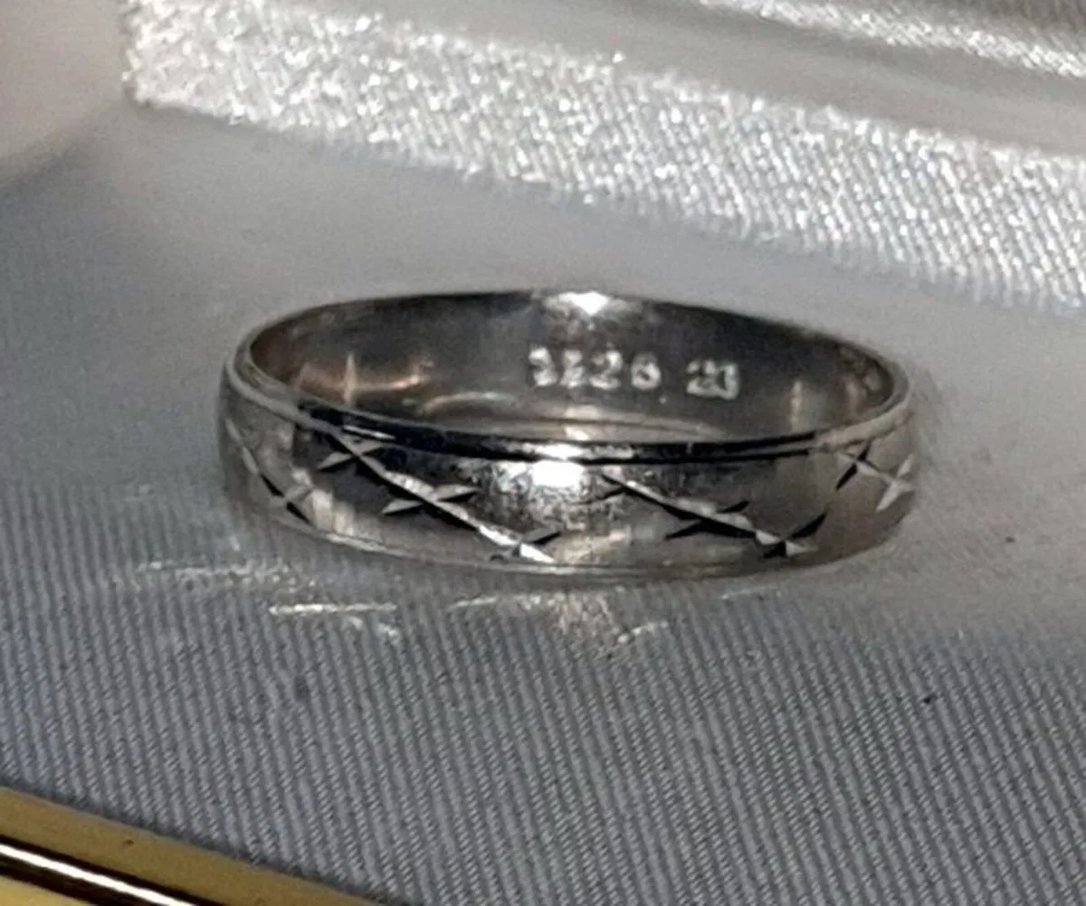 Vintage Hallmarked Silver Wedding Band Size U/10 - Image 1
