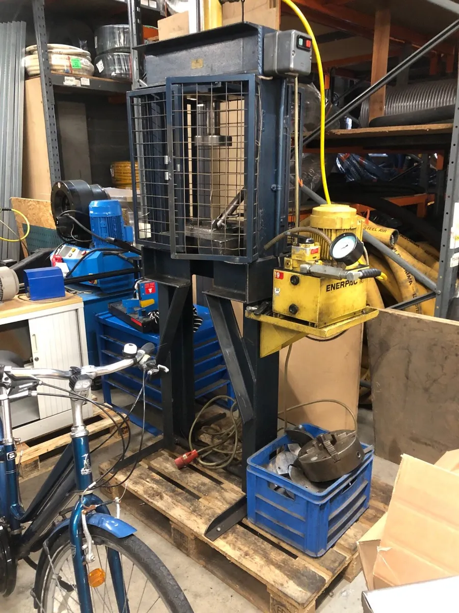 Hydraulic Press - Image 1