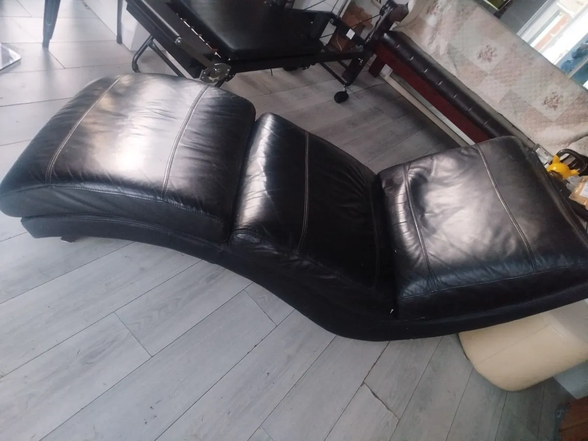 Relaxing chair - Image 1