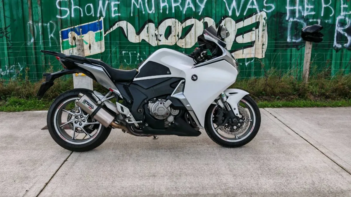 Honda Vfr1200 DCT Auto - Image 1