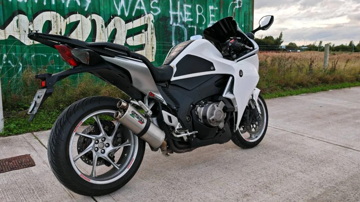 Honda Vfr1200 DCT Auto - Image 3
