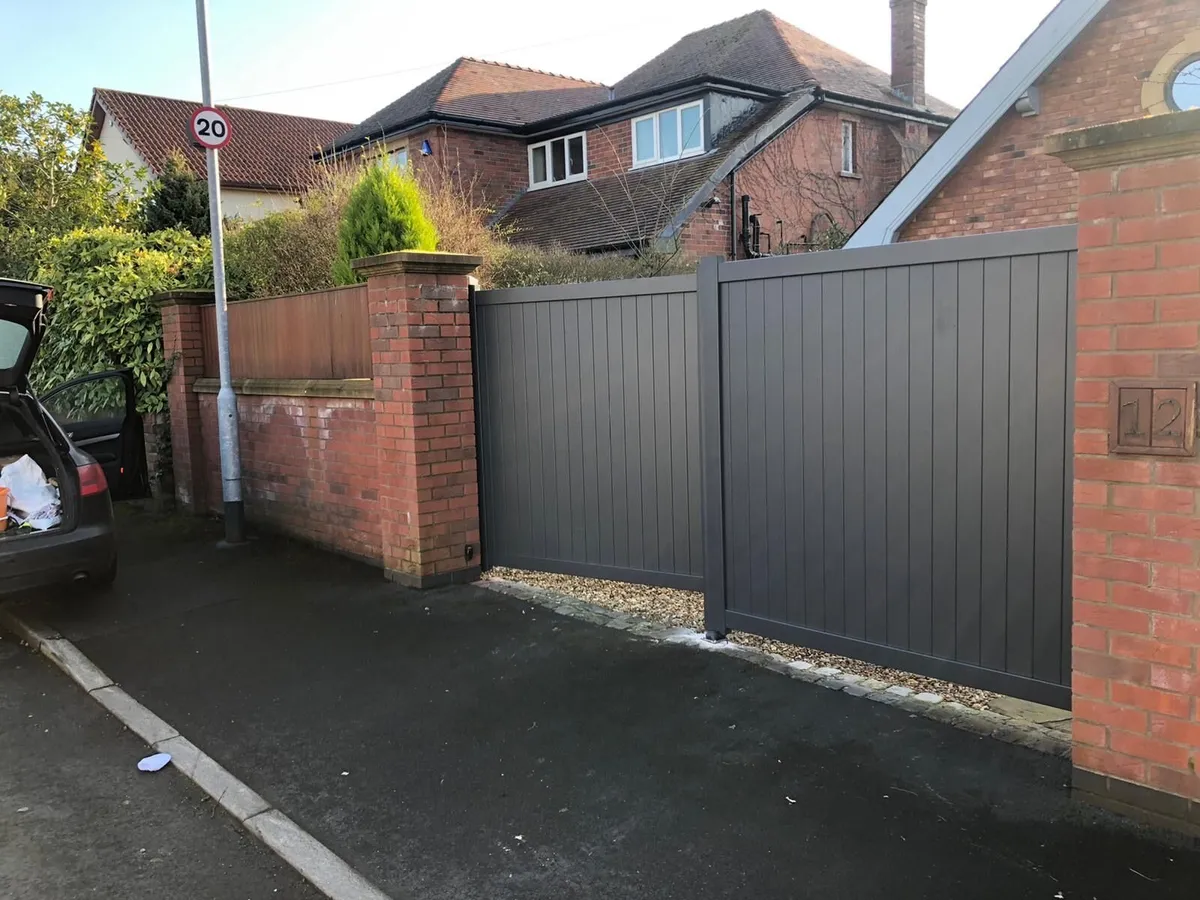 Aluminium Driveway House Entrance Gates - Image 1