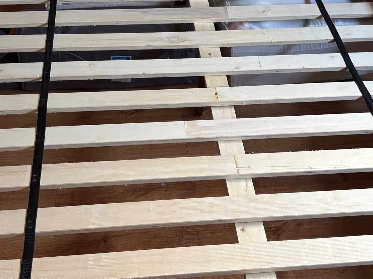 Double bed and mattress - Image 4