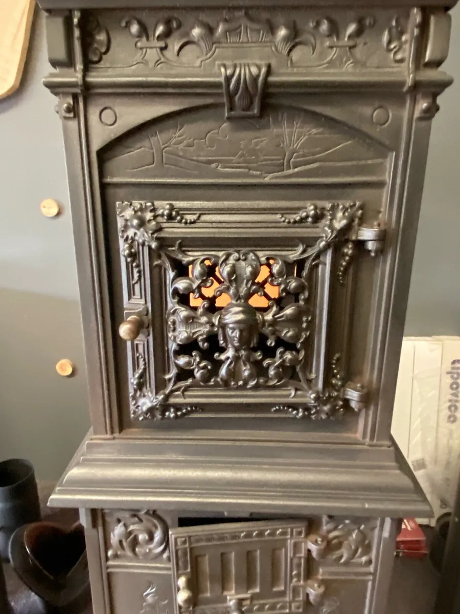 Antique Stove - Image 3