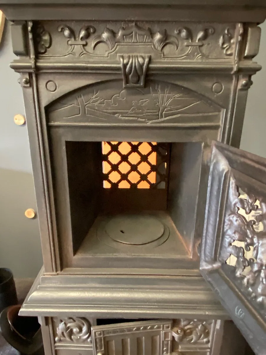 Antique Stove - Image 4