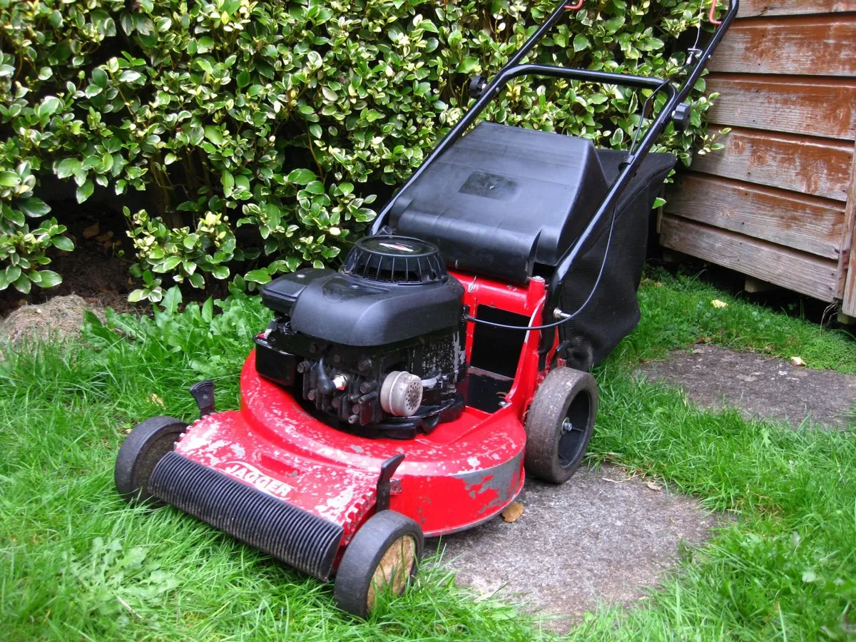 JAGGER / Briggs & Stratton 3.5HP Lawnmower. - Image 4