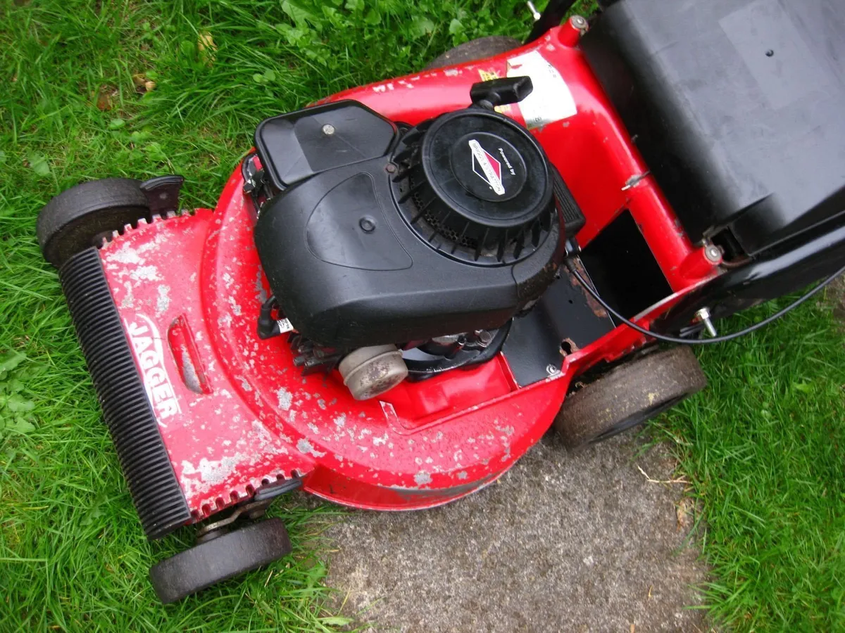 JAGGER / Briggs & Stratton 3.5HP Lawnmower. - Image 3