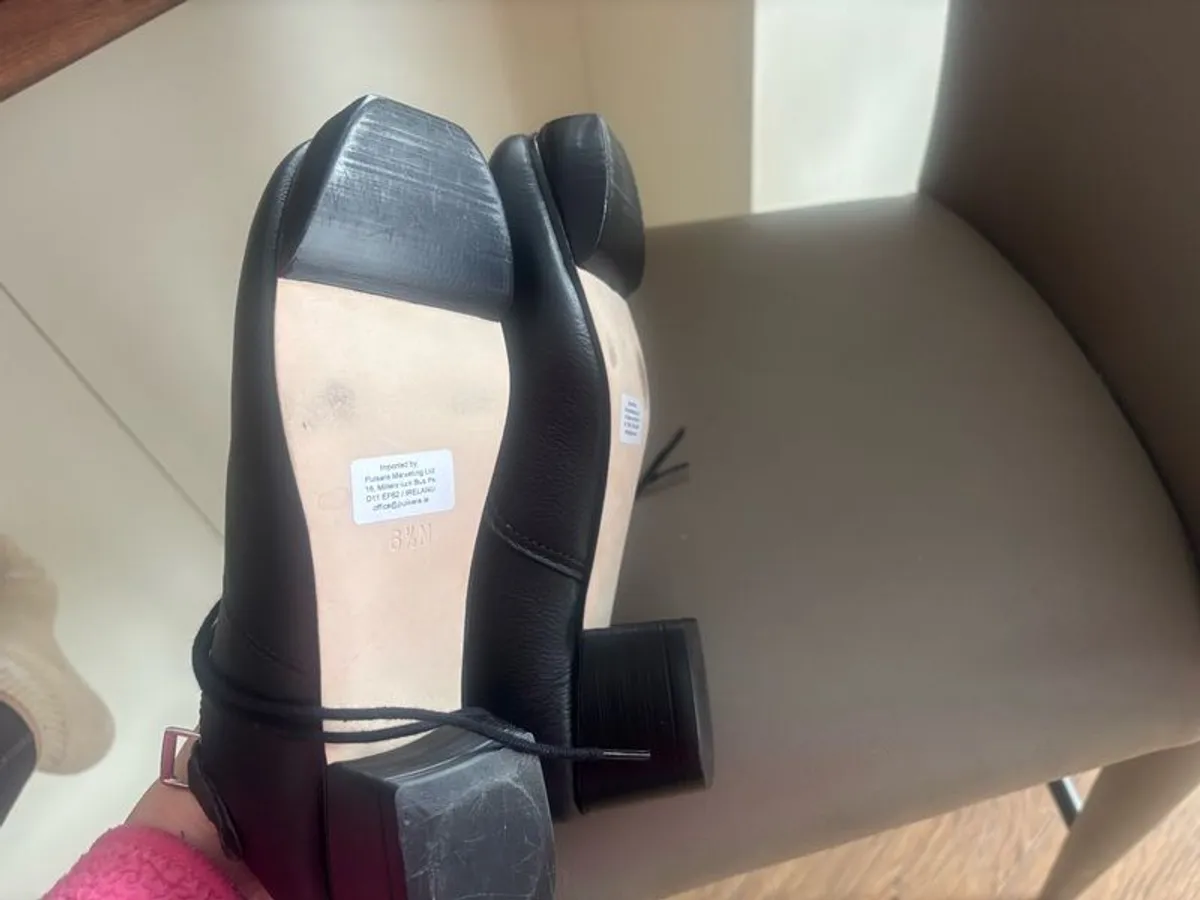 Jig Shoes UK size 3.5 - Image 3