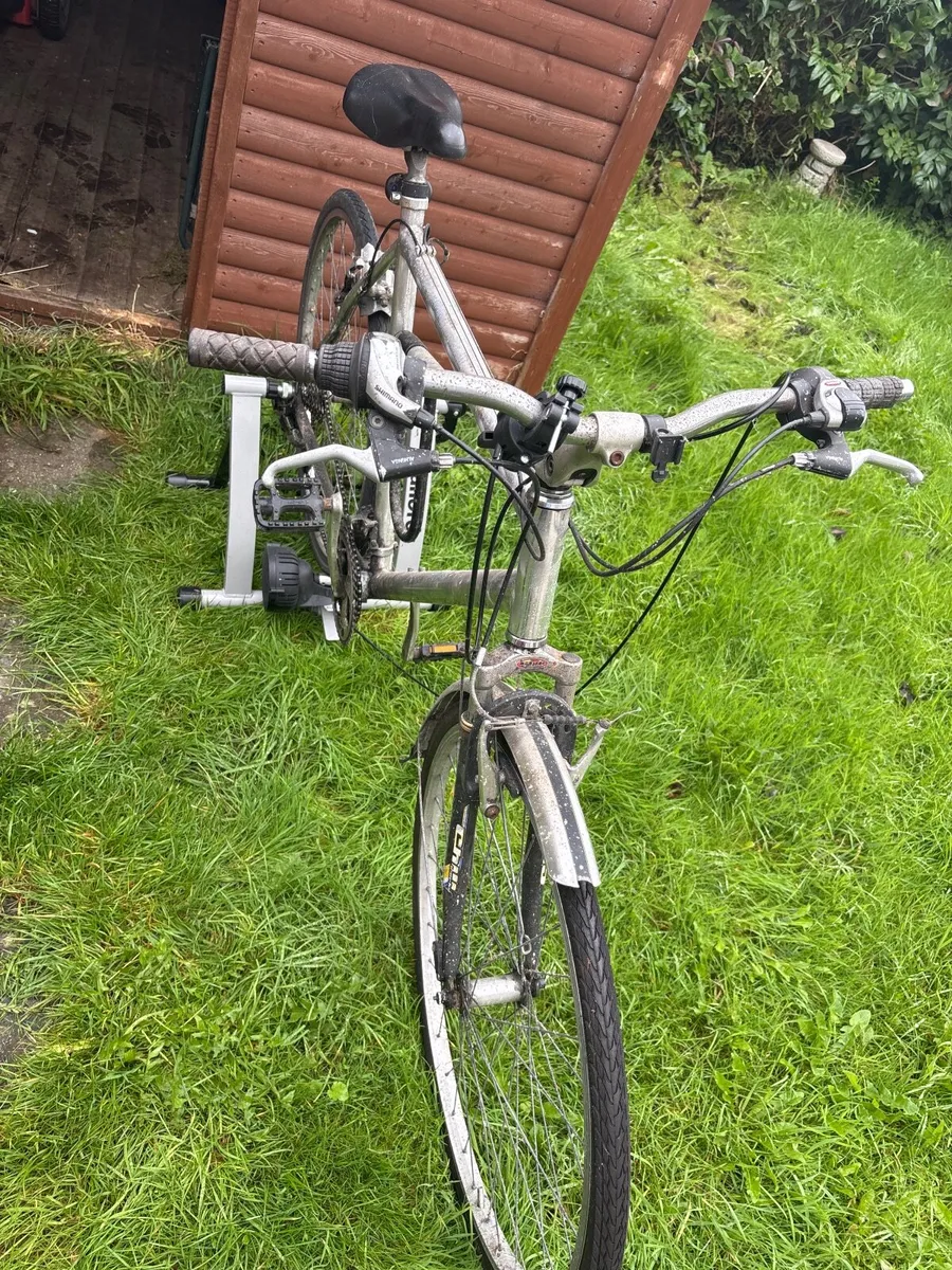 Turbo Trainer & Mountain Bike - Image 1